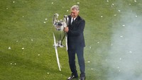 Delapan trofi sudah dipersembahkan Carlo Ancelotti buat Los Blancos, rinciannya dua kali Liga Champions, sekali Liga Spanyol, sekali Copa Del Rey, sekali Piala Dunia Antarklub, sekali Piala Super Spanyol, dan dua kali Piala Super Eropa (Getty Images)