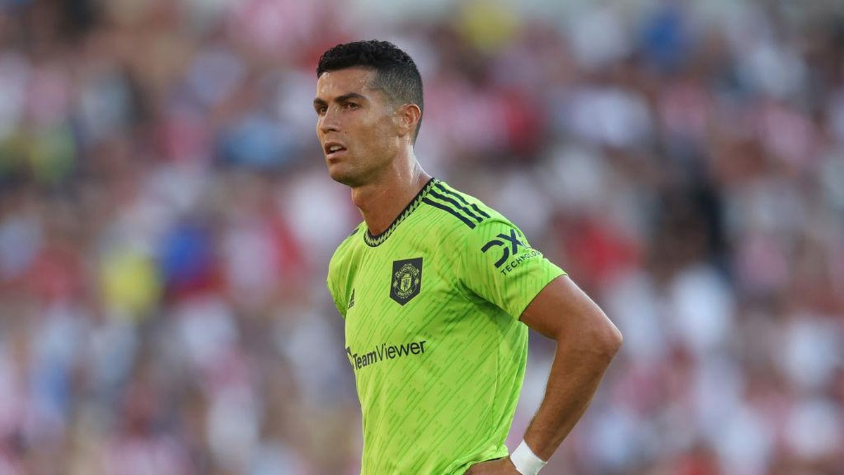 Ronaldo membantah dirinya ingin meninggalkan MU. Foto: Getty Images/Catherine Ivill