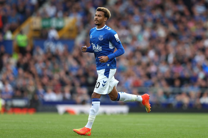 LIVERPOOL, ENGLAND - AUGUST 06: Dele Alli of Everton in action during the Premier League match between Everton FC and Chelsea FC at Goodison Park on August 06, 2022 in Liverpool, England. (Photo by Chris Brunskill/Fantasista/Getty Images)