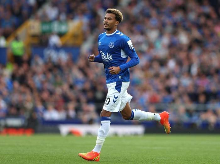 LIVERPOOL, ENGLAND - AUGUST 06: Dele Alli of Everton in action during the Premier League match between Everton FC and Chelsea FC at Goodison Park on August 06, 2022 in Liverpool, England. (Photo by Chris Brunskill/Fantasista/Getty Images)
