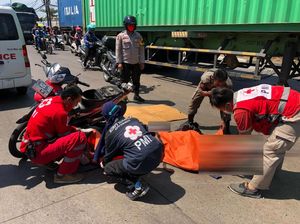 Driver Ojol Tewas Terlindas Truk Trailer di Kalianak Surabaya