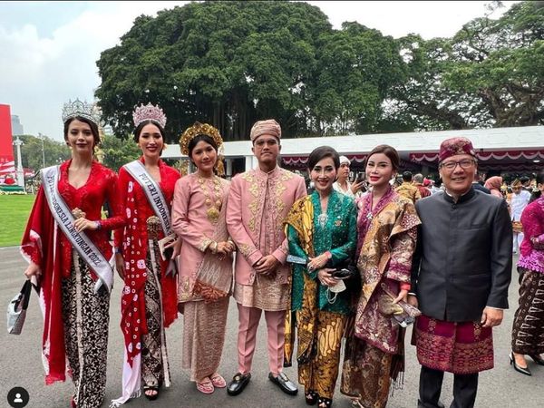 7 Pesona Erina Gudono Pakai Baju Adat Minang, Upacara 17-an Bareng Kaesang
