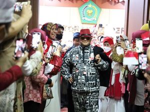 Fashion Show Meriahkan HUT ke-77 RI