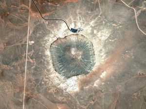 6 Kawah Tumbukan di Bumi Akibat Meteorit, Ini Lokasi-lokasinya 6 Kawah Tumbukan di Bumi Akibat Meteorit, Ini Lokasi-lokasinya