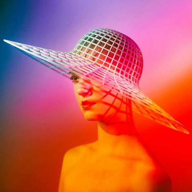 Foto: heidi337.com Vortex Sun Hat karya Heidi Lee/