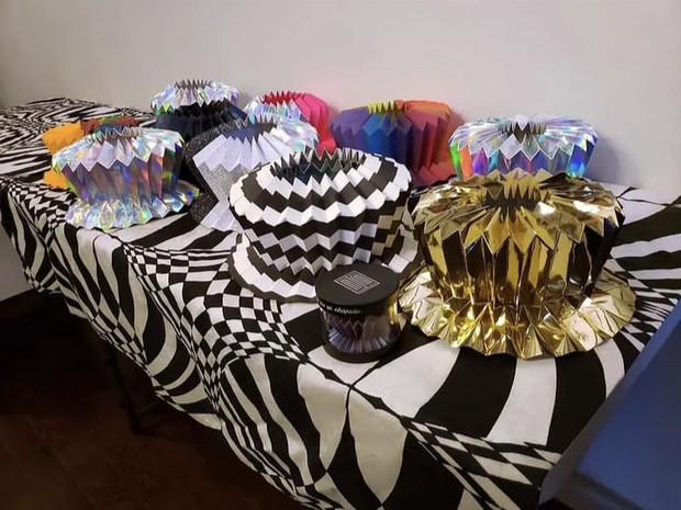 Foto: instagram.com/heidi_337 Origami hat dari workshop Heidi Lee/