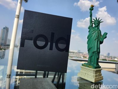 Unboxing Galaxy Z Fold 4, Ponsel Layar Lipat Paling Tangguh Samsung