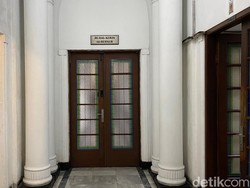 Jurit Malam: Aura Mistis yang Kini Terkikis di Gedung Sate Bandung