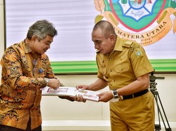 BI Sumut Berikan Uang Pecahan Baru Berseri Tanggal Kelahiran Gubsu