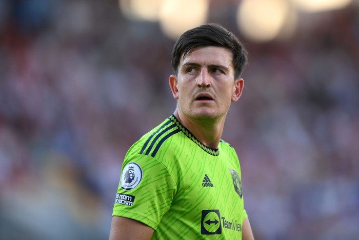 BRENTFORD, ENGLAND - AUGUST 13:  Harry Maguire of Manchester United looks on during the Premier League match between Brentford FC and Manchester United at Brentford Community Stadium on August 13, 2022 in Brentford, England. (Photo by Shaun Botterill/Getty Images)