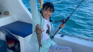Serunya Haruka Eks JKT48 Saat Memancing Ikan dan Nongkrong Bareng Sahabat