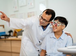 Ini Pentingnya Pemeriksaan Tajam pada Penglihatan Anak