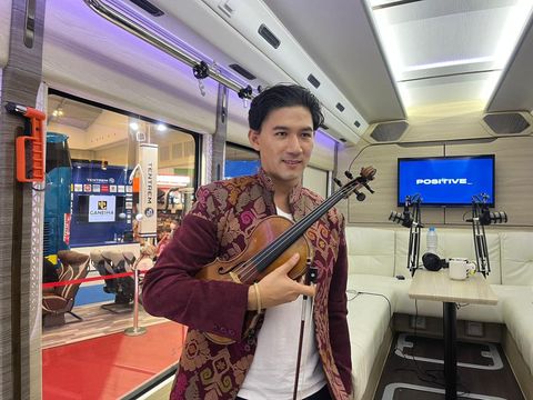 Iskandar Widjaja rilis 'Sepasang Mata Bola' versi biola.