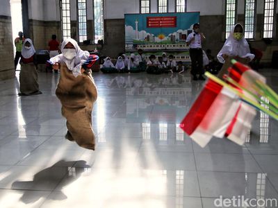 Keseruan Lomba 17-an di Stasiun Tanjung Priok, Jakut