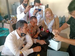 Diduga Terlibat Markup 2 Mobdin, Eks Kadisperindag Dompu Buka Suara