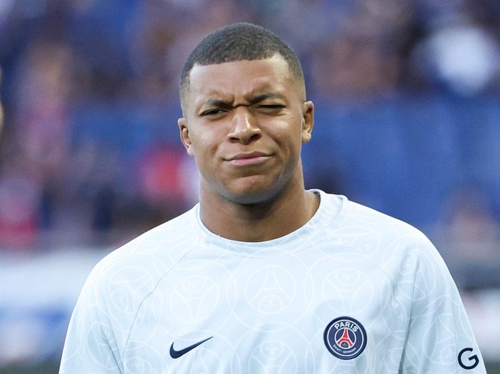 PARIS, FRANCE - AUGUST 13: Kylian Mbappe of PSG during the Ligue 1 Uber Eats match between Paris Saint-Germain (PSG) and Montpellier HSC (MHSC) at Parc des Princes stadium on August 13, 2022 in Paris, France. (Photo by Jean Catuffe/Getty Images)
