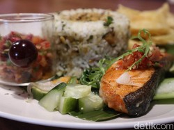 Tempat Olahan Salmon yang Indonesia Banget di Bandung