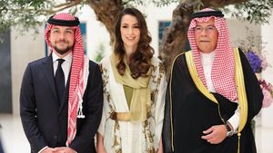 6 Potret Pertunangan Pangeran Tampan Yordania & Wanita Cantik Arab