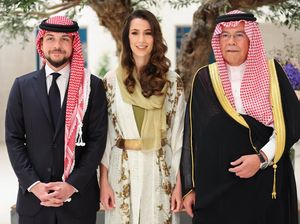 6 Potret Pertunangan Pangeran Tampan Yordania & Wanita Cantik Arab 6 Potret Pertunangan Pangeran Tampan Yordania & Wanita Cantik Arab
