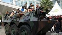 Panser Anoa Diserbu Warga dalam Pameran Alutsista di Tangsel