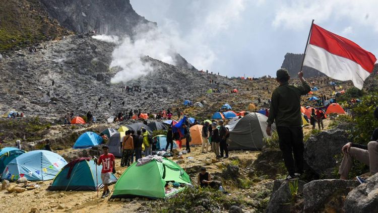 Destinasi Alam Indonesia Paling Memukau untuk Rayakan Kemerdekaan