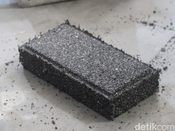 Keren! Warga Bantul Bikin Conblock Berbahan Sampah Plastik Tanpa Pembakaran