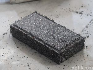 Keren! Warga Bantul Bikin Conblock Berbahan Sampah Plastik Tanpa Pembakaran Keren! Warga Bantul Bikin Conblock Berbahan Sampah Plastik Tanpa Pembakaran