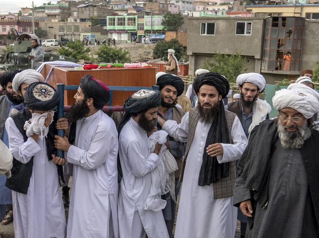 Bertambah Lagi, 21 Orang Tewas Akibat Ledakan Bom di Masjid Kabul