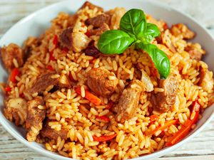 Resep Nasi Daging Bumbu Rempah yang Praktis Pakai Rice Cooker