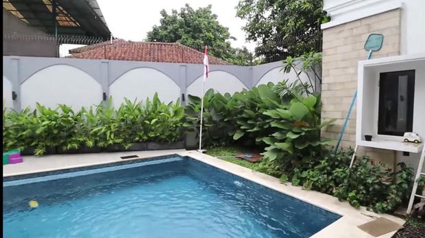 Rumah Arie Untung dan Fenita