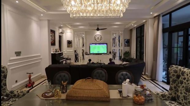 Rumah Arie Untung dan Fenita Rumah Arie Untung dan Fenita