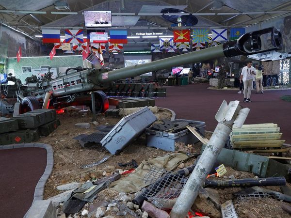 Giliran Rusia yang Pamer Senjata Rampasan Perang, Tank hingga Drone