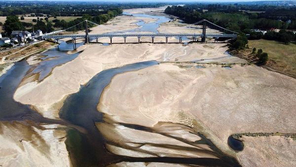 Sungai di Prancis Kering Kerontang, Kapal-kapal pada Nganggur