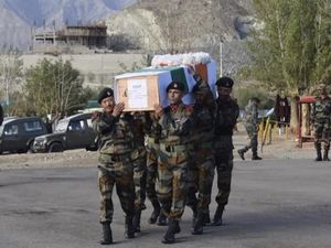 Jenazah Tentara India Ditemukan di Gletser Setelah 38 Tahun Hilang Jenazah Tentara India Ditemukan di Gletser Setelah 38 Tahun Hilang