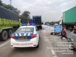 Truk Tabrak Genset di Tol Jagorawi Arah Bogor, Sopir Diduga Ngantuk