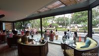 Upacara 17 Agustus di Bali, Bule-bule Girang Baru Pertama Kali Lihat