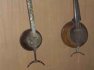 Alat Musik Rebab: Pengertian, Sejarah Asal, dan Cara Memainkan