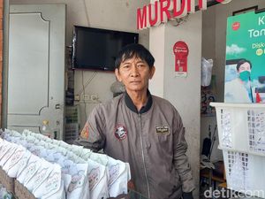 Colenak Murdi Putra, si Legendaris yang Tak Ketinggalan Zaman Colenak Murdi Putra, si Legendaris yang Tak Ketinggalan Zaman