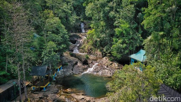 Dinginnya Air Terjun Neraja, Wisata Hidden Gem di Anambas