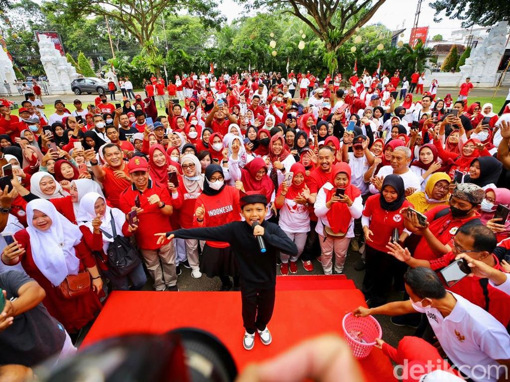 Pak Jokowi, Kini Farel Prayoga Makin Sibuk Manggung dan Bolos Sekolah