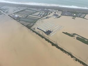 Foto Udara Ini Tunjukkan Parahnya Banjir yang Melanda Selandia Baru