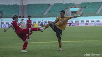 Sementara Bhayangkara tetap di posisi ke-12 dengan raihan 5 angka. The Guardian baru menang sekali, imbang dan kalah masing-masing dua kali.