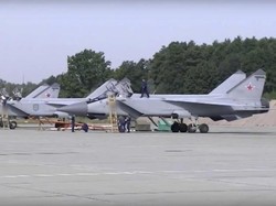 Rusia Kirim Jet Tempur Dilengkapi Rudal Hipersonik ke Pangkalan Baltik