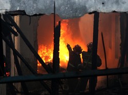 Horor Kebakaran Pabrik di Gunung Putri Bogor