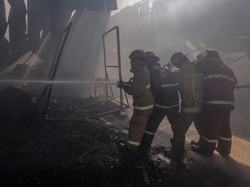 Api di Pabrik Gunung Putri Akhirnya Padam Usai 35 Jam Lebih