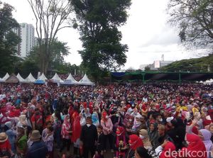 Lautan Manusia Padati Gasibu di Puncak HUT ke-77 Jabar! Lautan Manusia Padati Gasibu di Puncak HUT ke-77 Jabar!