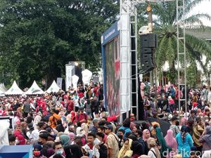 Satgas COVID-19 Bandung Prihatin HUT Jabar Timbulkan Kerumunan Satgas COVID-19 Bandung Prihatin HUT Jabar Timbulkan Kerumunan