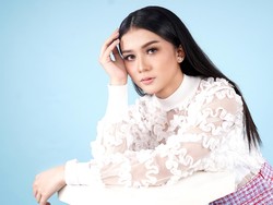 Awali Karier Jadi Model dan Pesinetron, Loly Love Serius Dalami Tarik Suara
