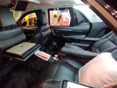 Modifikasi Interior Toyota Fortuner dan Innova Serasa Alphard, Bisa!