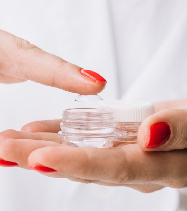 Pemakaian Lensa Kontak